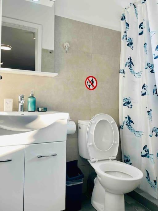 Cozy, Newly Renovated Apartment In Gavrio. 外观 照片