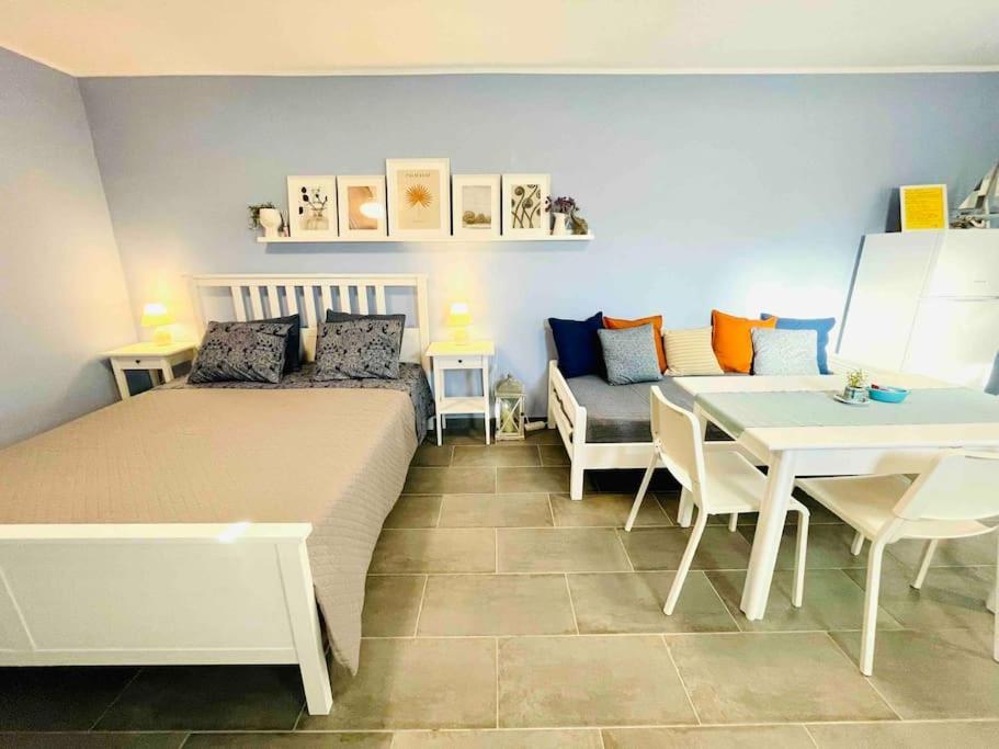 Cozy, Newly Renovated Apartment In Gavrio. 外观 照片