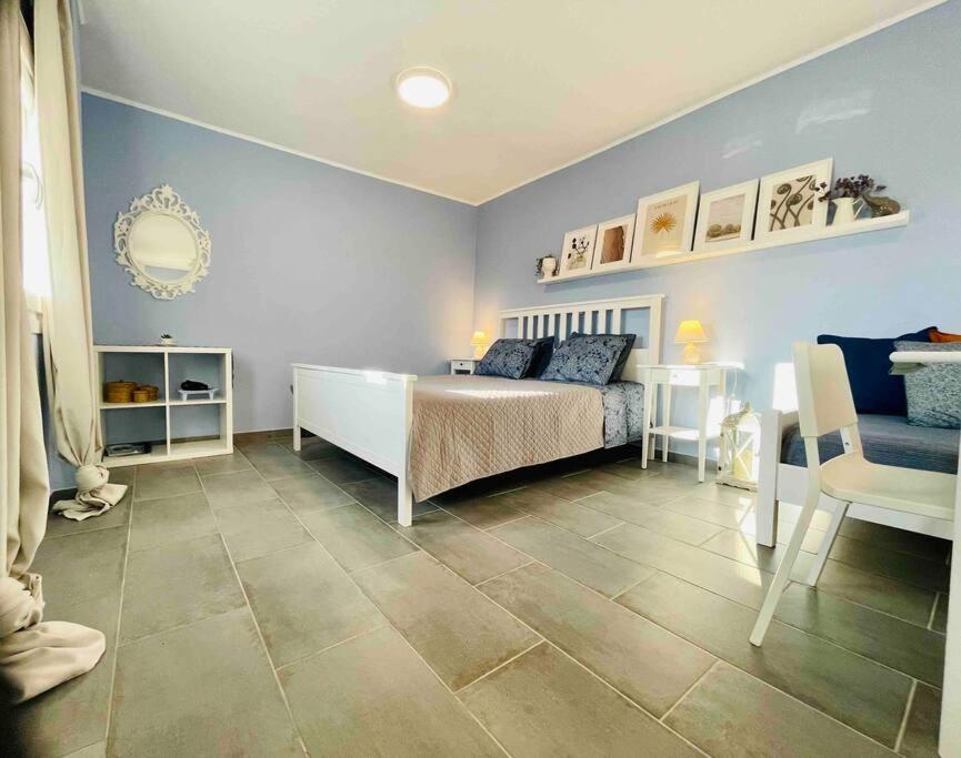 Cozy, Newly Renovated Apartment In Gavrio. 外观 照片