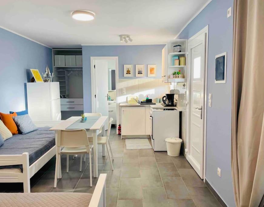 Cozy, Newly Renovated Apartment In Gavrio. 外观 照片